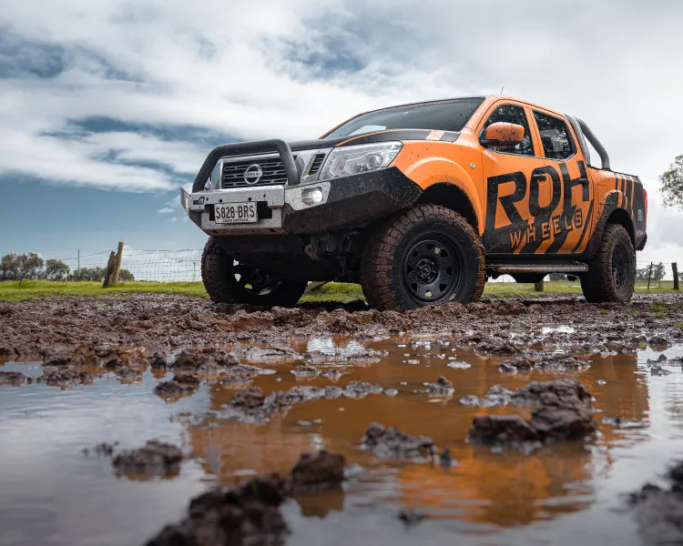 Navara NP300 | Blak Trak