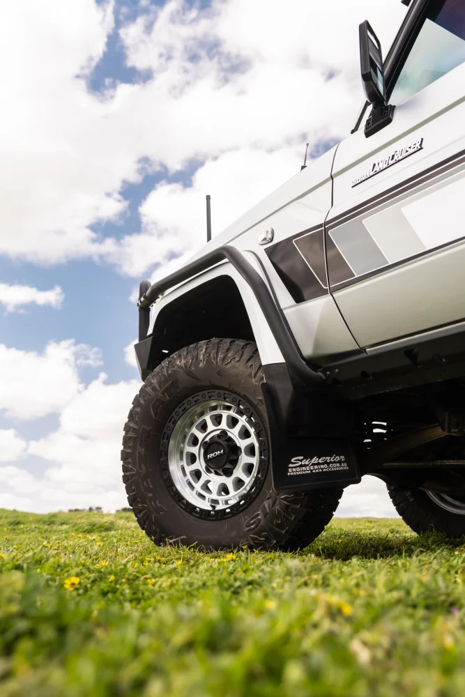 76 Series Landcruiser - Assault