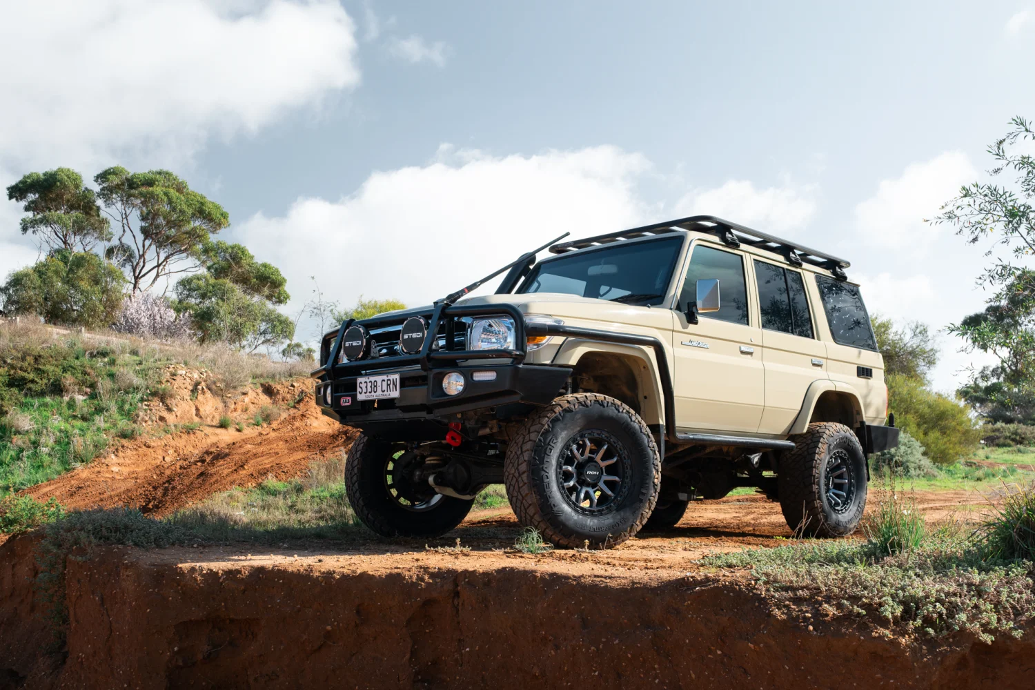 76 Series Landcruiser - Raid 5