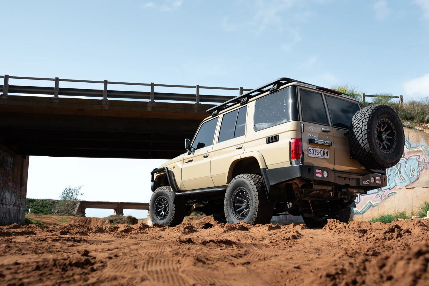 76 Series Landcruiser - Raid 5