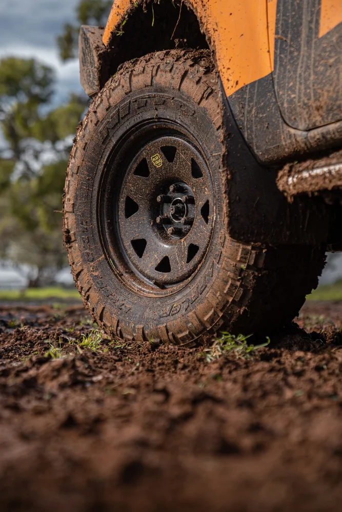 Navara NP300 - Blak Trak