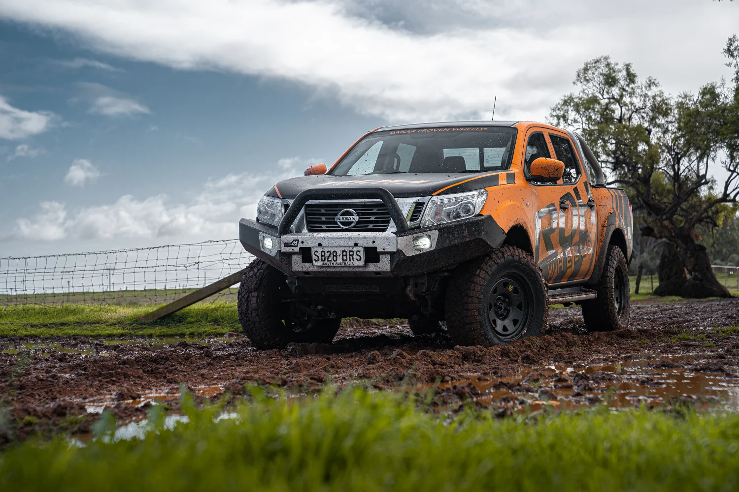 Navara NP300 - Blak Trak