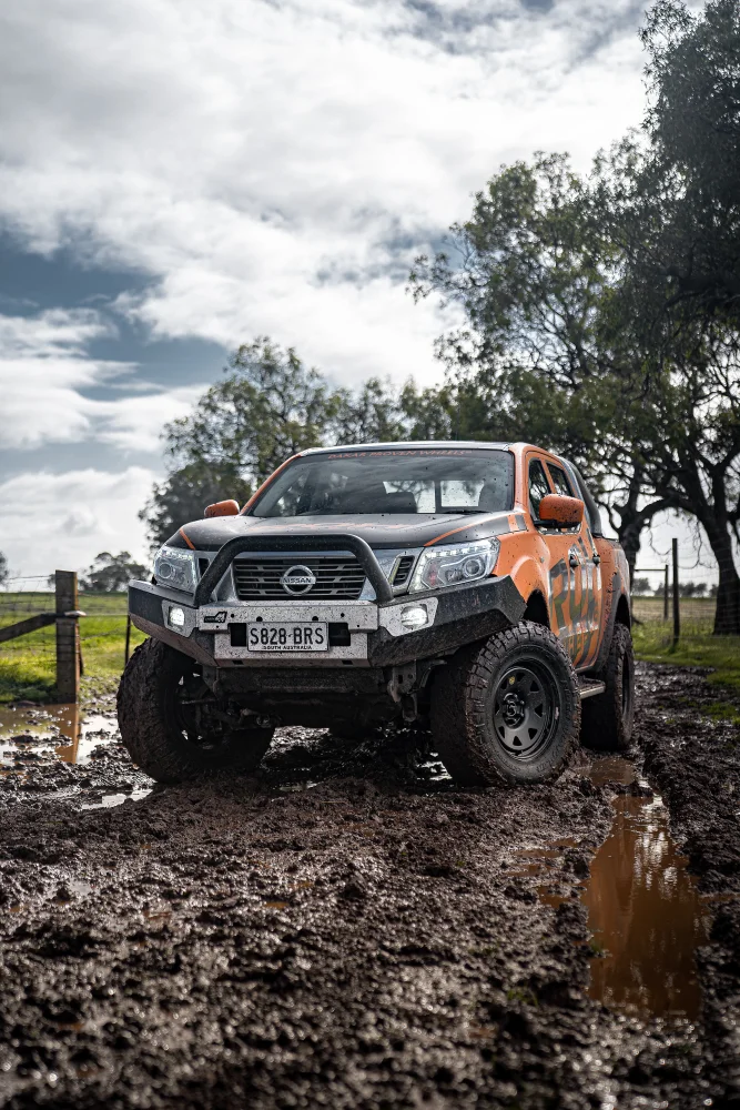 Navara NP300 - Blak Trak